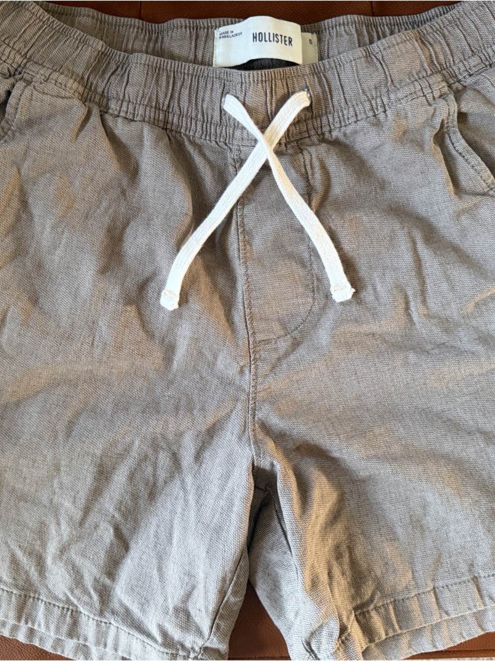 Hollister Men's Tan/ Gray Drawstring Shorts